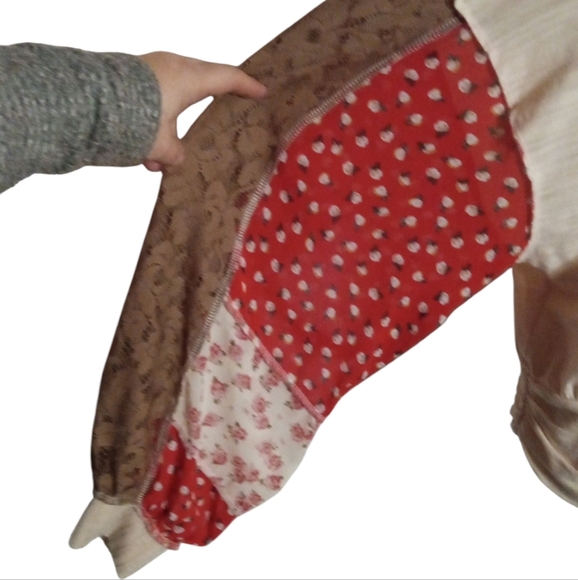 Umgee Boho Style Ditsy Floral Exaggerated Sleeve  Lace Detail V Neck Size Large - Picture 4 of 8